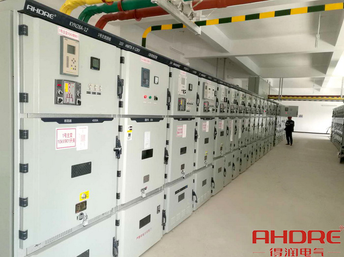 10KV高壓柜現(xiàn)場圖.jpg 10KV高壓柜現(xiàn)場圖.jpg