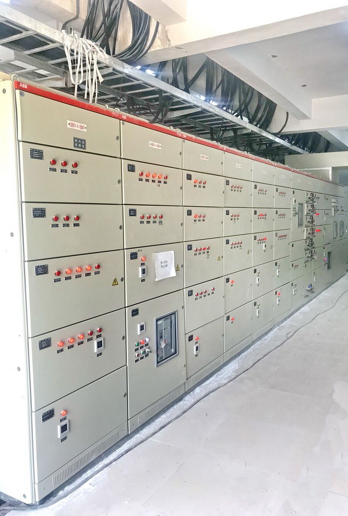弋陽海創(chuàng)低壓分隔柜現(xiàn)場(chǎng)圖 弋陽海創(chuàng)低壓分隔柜現(xiàn)場(chǎng)圖