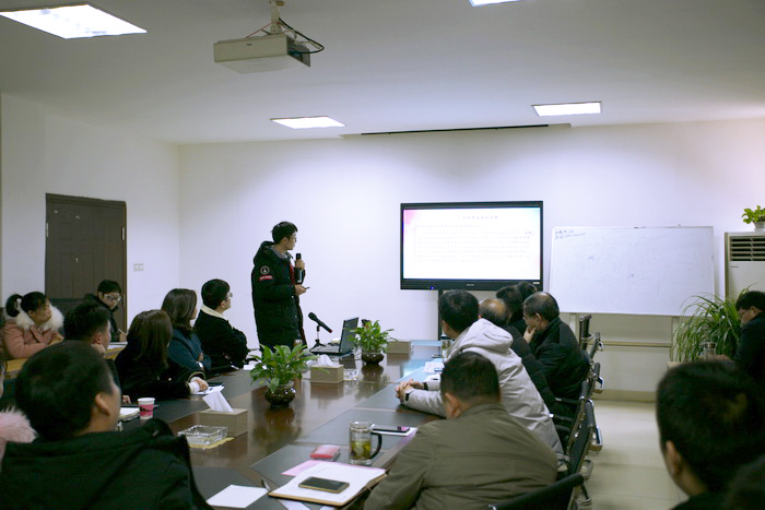 市場部.jpg 市場部.jpg