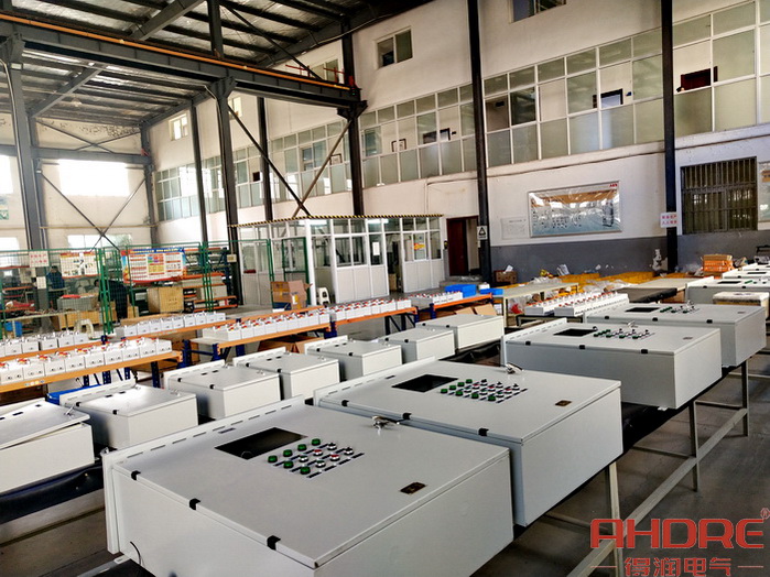 配電箱工作區(qū).jpg 配電箱工作區(qū).jpg