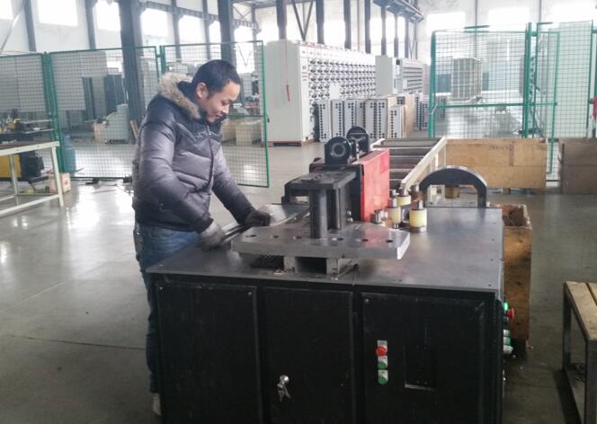 安徽得潤電氣技術(shù)有限公司，主營：高低壓開關(guān)柜，高低壓無功補(bǔ)償柜，消弧消諧裝置，自動化控制系統(tǒng)，綜保、儀表等，全國統(tǒng)一客服熱線：400-0551-777