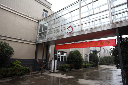 安徽得潤(rùn)電氣 高低壓開關(guān)柜 軟起柜 咨詢熱線4000551777 安徽得潤(rùn)電氣 高低壓開關(guān)柜 軟起柜 咨詢熱線4000551777