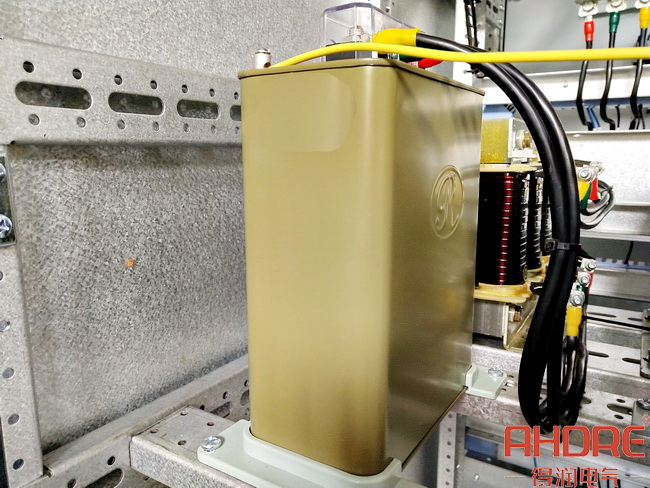 電容器.jpg 電容器.jpg