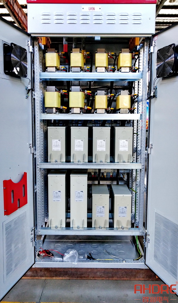 電容器和電抗器.jpg 電容器和電抗器.jpg