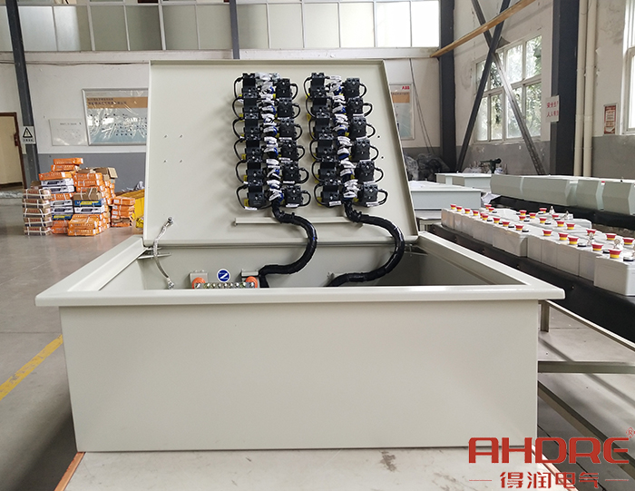 MNS-E配電箱結(jié)構(gòu)圖.jpg MNS-E配電箱結(jié)構(gòu)圖.jpg