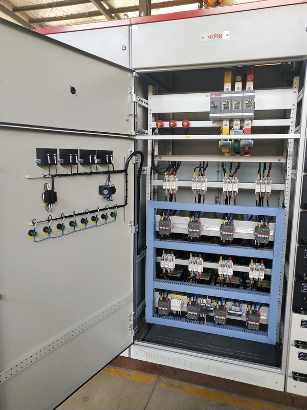 低壓電容柜.jpg 低壓電容柜.jpg