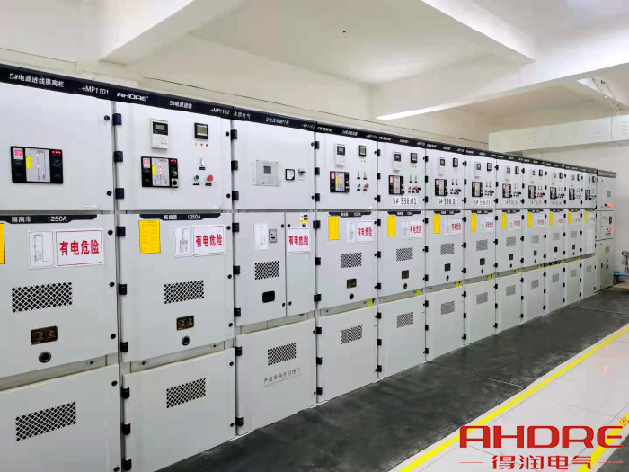 高壓柜現(xiàn)場(chǎng)圖.jpg 高壓柜現(xiàn)場(chǎng)圖.jpg