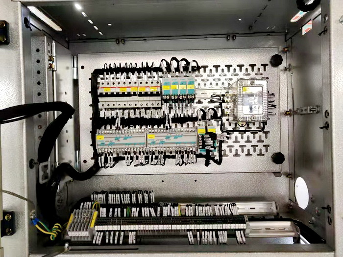 儀表室.jpg 儀表室.jpg