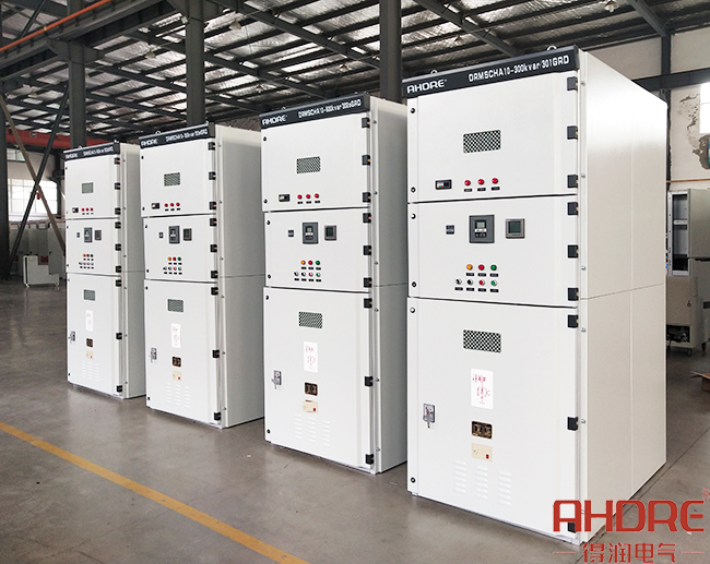 10KV無功補(bǔ)償柜.jpg 10KV無功補(bǔ)償柜.jpg